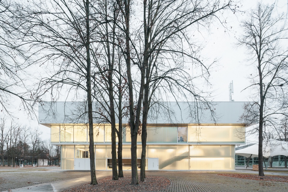 Pavilion Z by A8000