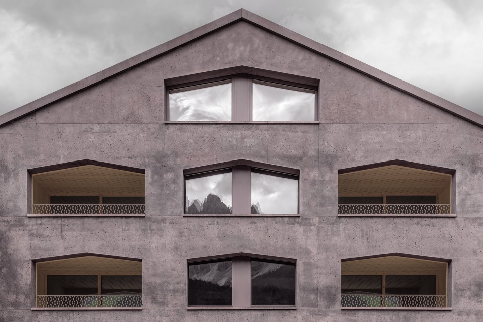 atto suites by pedevilla architects