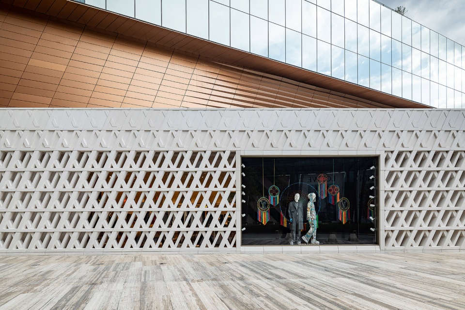 MATERIA - Louis Vuitton Artz, store like a sculpture for the urban