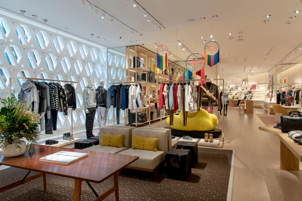 The Louis Vuitton Artz store / @_materia…