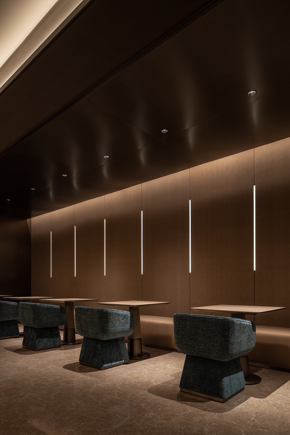 Crystal Orange Hotel Shanghai Pudong Lujiazui by Vermilion Zhou Design Group