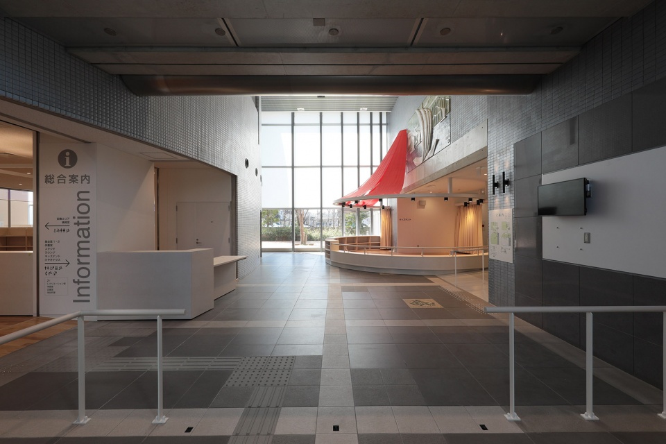 ebina city arima library kadozawabashi community center by mikami architects