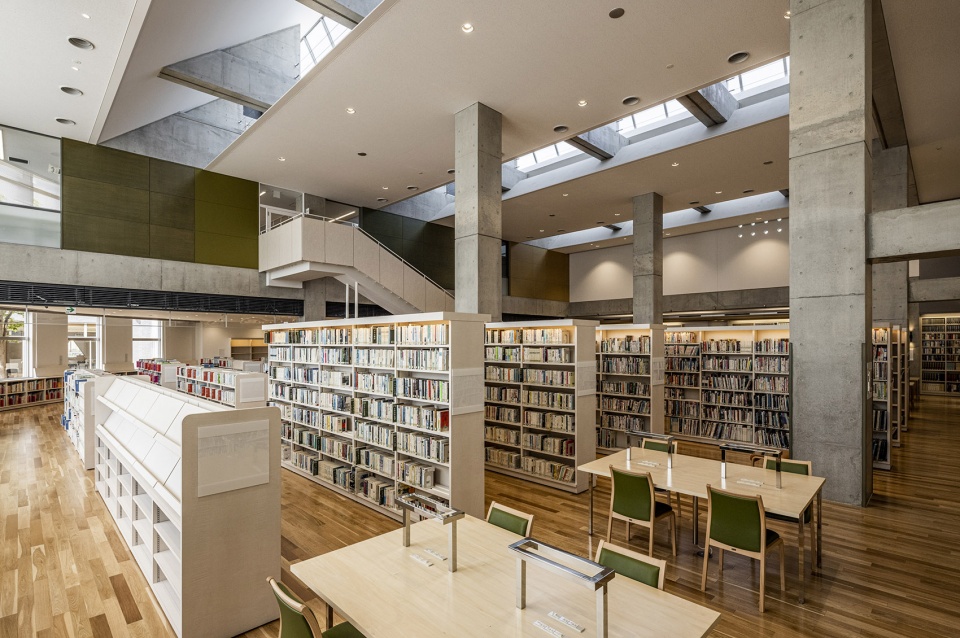 ebina city arima library kadozawabashi community center by mikami architects