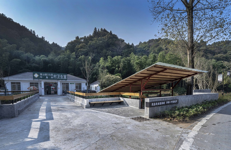 upgrading and renovation of public waterfront space in niujiaochong village huoshan county anhui province by fu yingbin