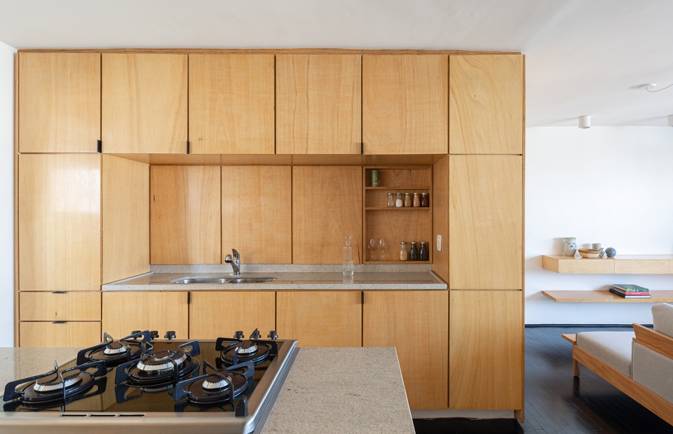 Um apartamento na Mooca by Firma Arquitetura Bruno Kim Arquitetura
