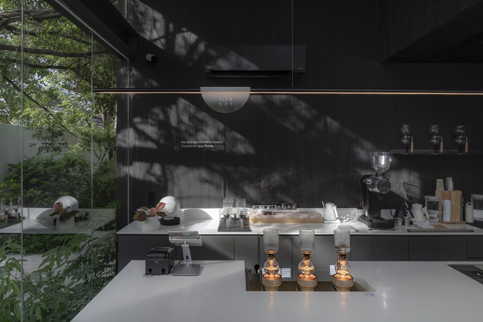 NANA Coffee Roasters Bangna by IDIN Architects
