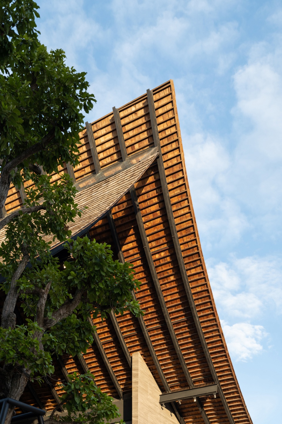 keereetara restaurant by idin architects