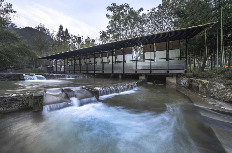 upgrading and renovation of public waterfront space in niujiaochong village huoshan county anhui province by fu yingbin