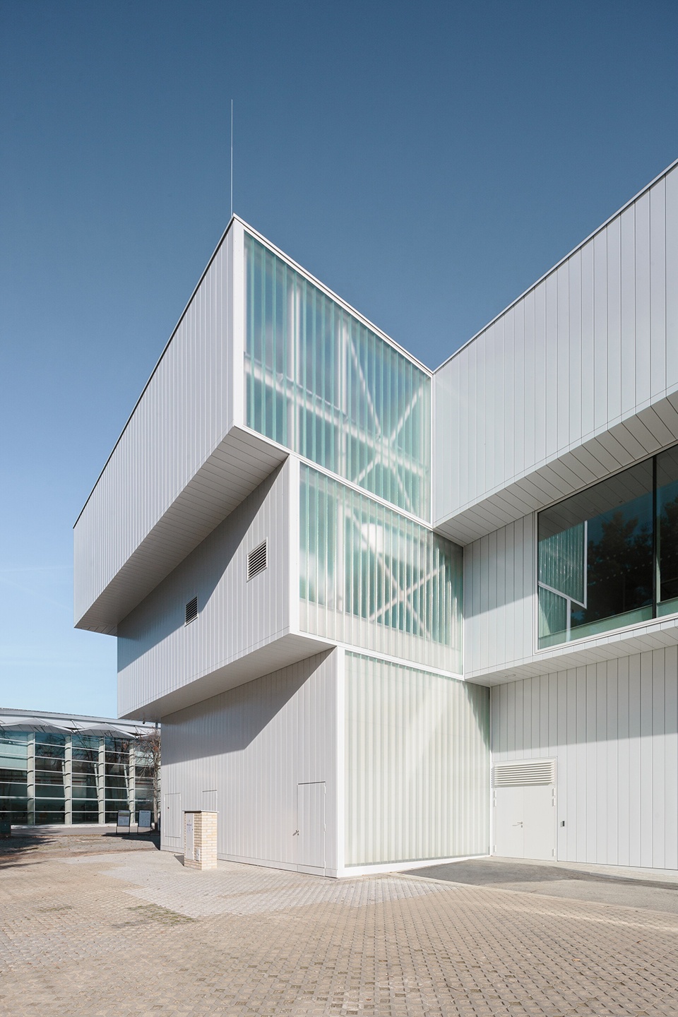 Pavilion Z by A8000
