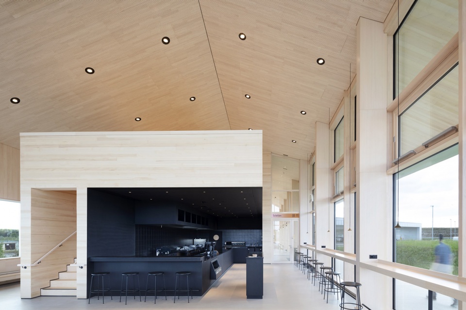 leubinger furstenhugel service station by mono architekten