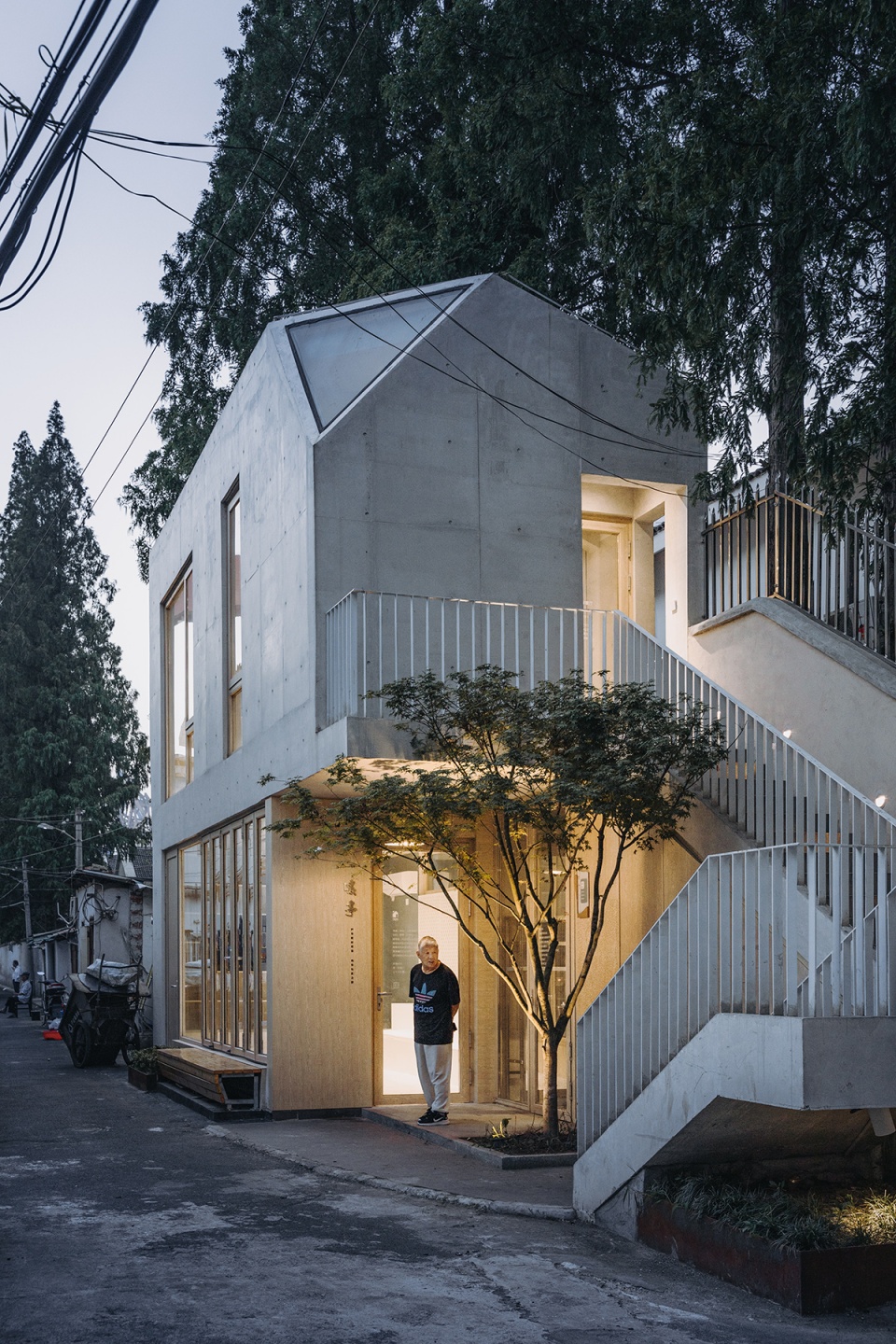 the pavilion a community house nearby huangpu river by viascape design