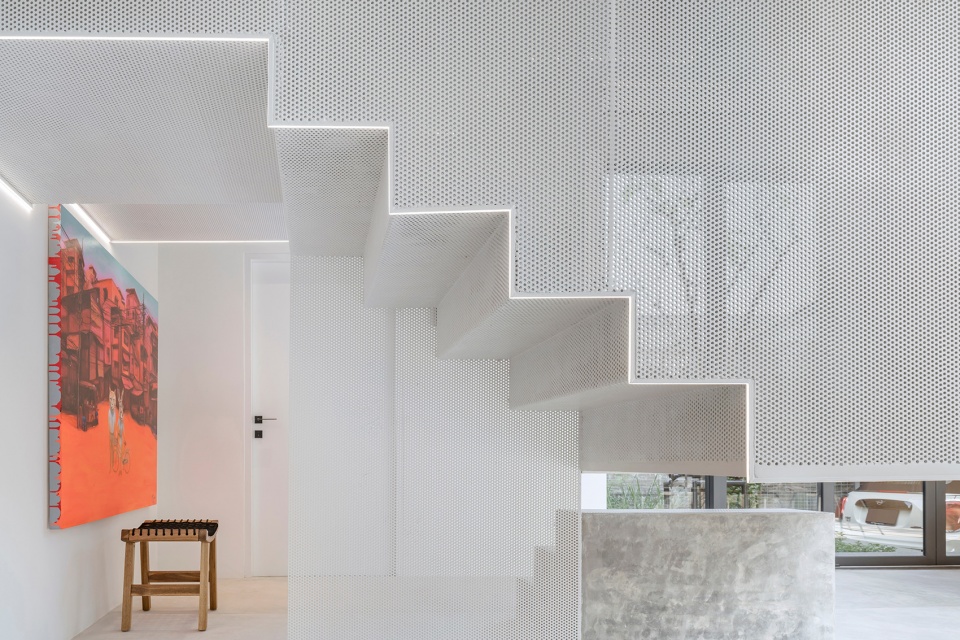 Reflection house by AUN Design Studio