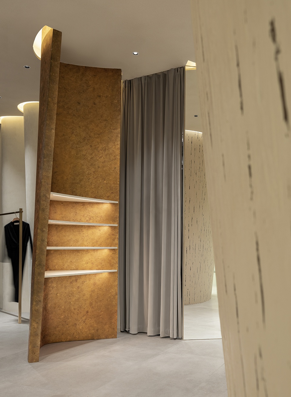 TU Crystal Plaza Store Shanghai by Tens Atelier