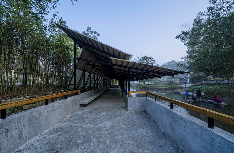 upgrading and renovation of public waterfront space in niujiaochong village huoshan county anhui province by fu yingbin