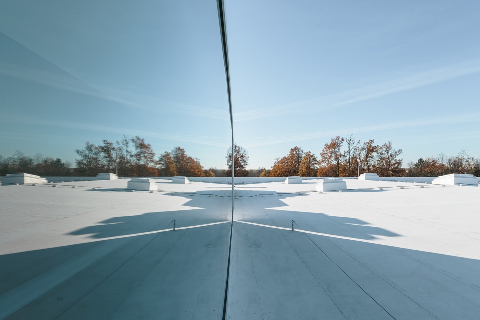 Pavilion Z by A8000