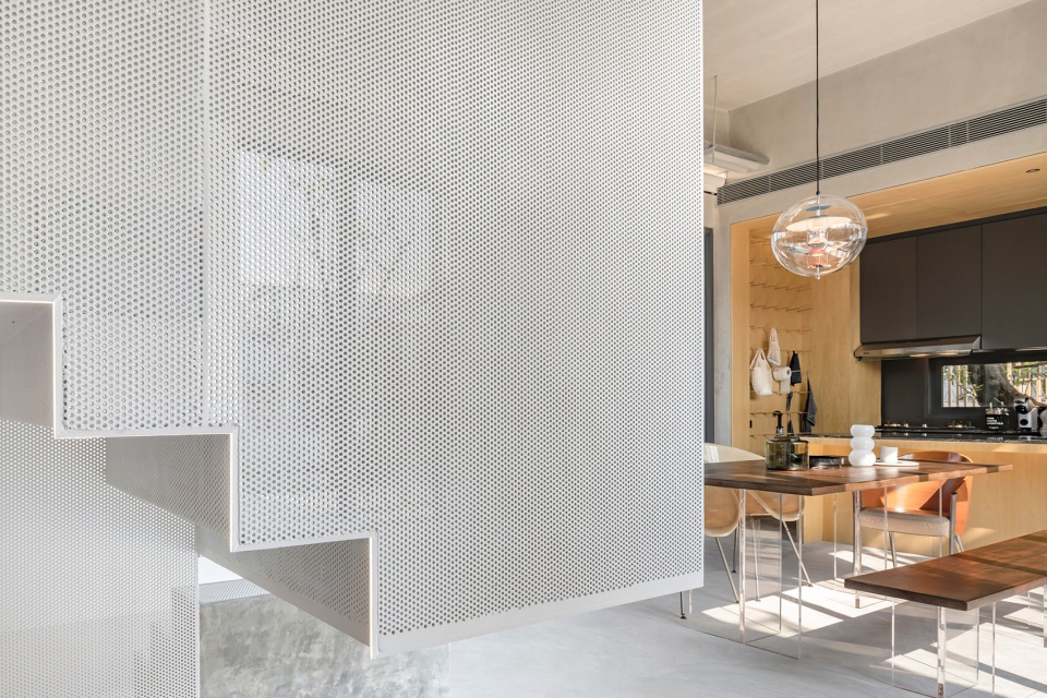 Reflection house by AUN Design Studio