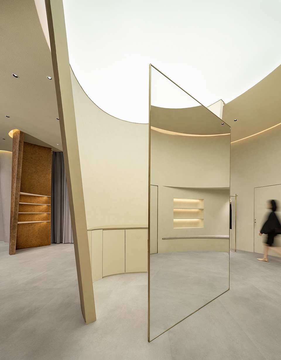 TU Crystal Plaza Store Shanghai by Tens Atelier