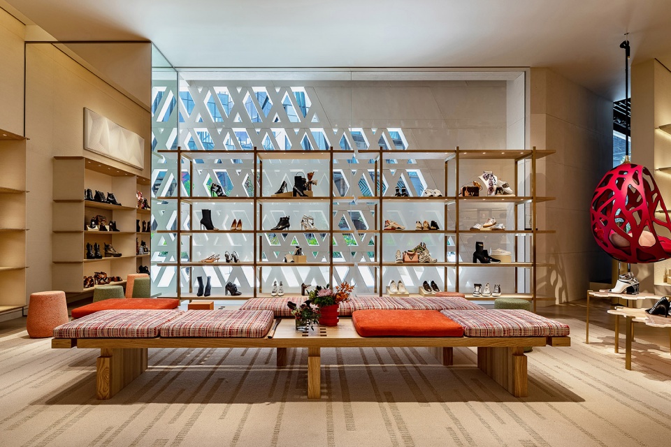 MATERIA - Louis Vuitton Artz, store like a sculpture for the urban