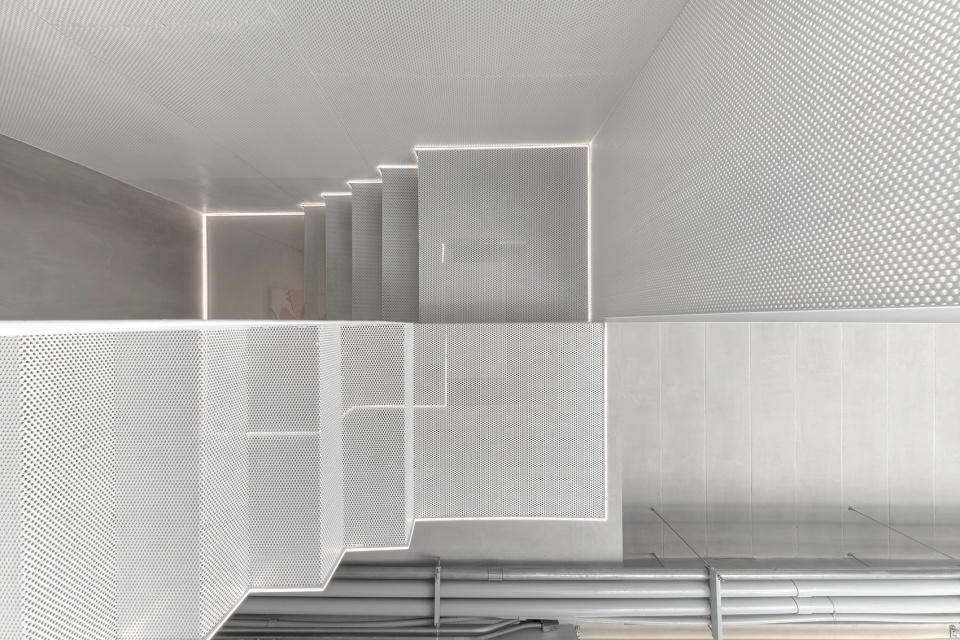 Reflection house by AUN Design Studio