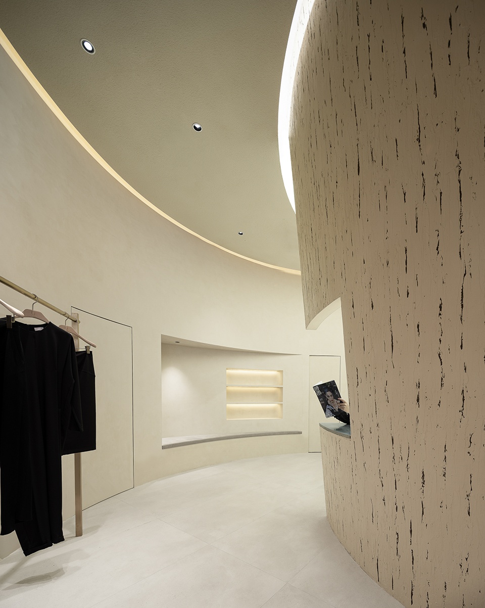 TU Crystal Plaza Store Shanghai by Tens Atelier