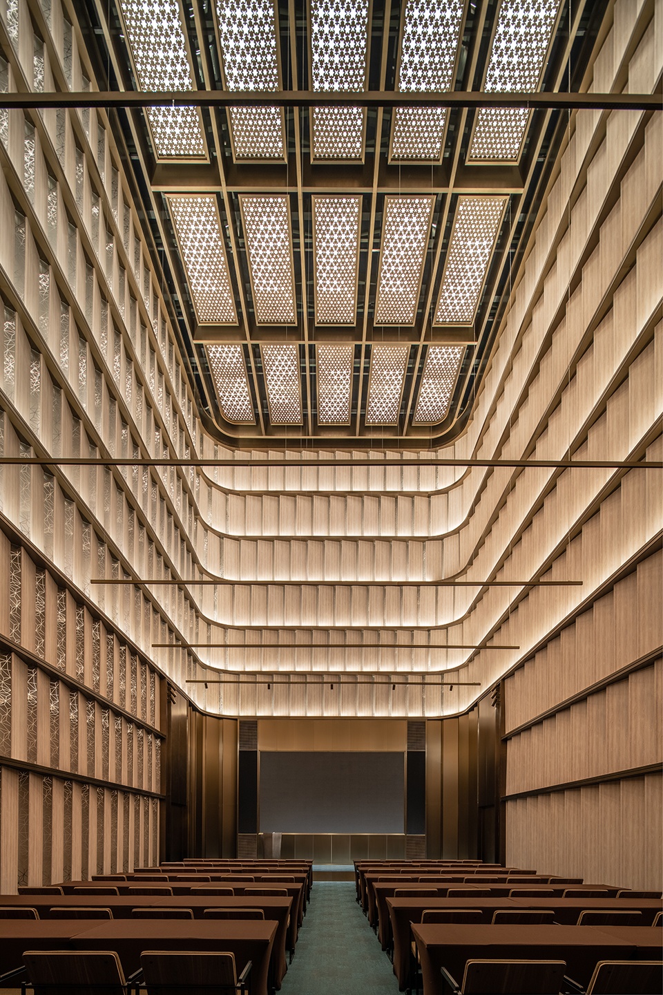 Crystal Orange Hotel Shanghai Pudong Lujiazui by Vermilion Zhou Design Group