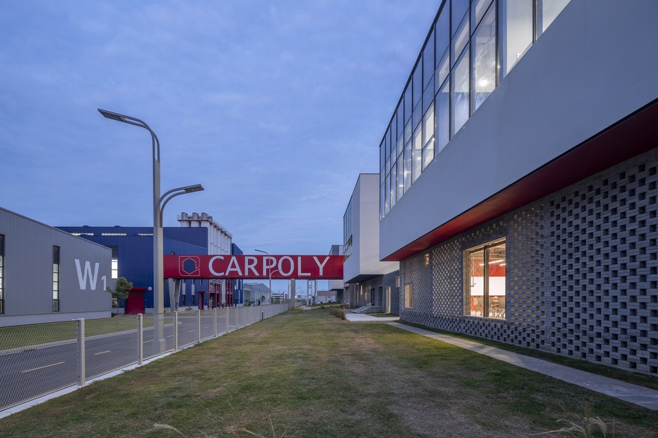 Carpoly Industrial Complex China by Interval Architects