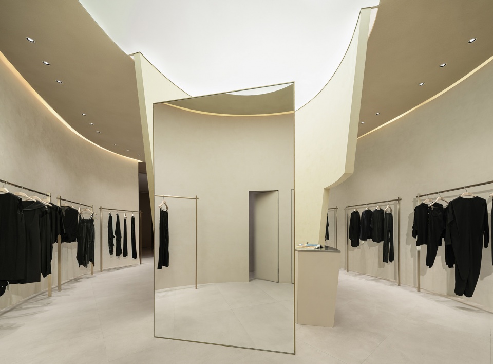 TU Crystal Plaza Store Shanghai by Tens Atelier
