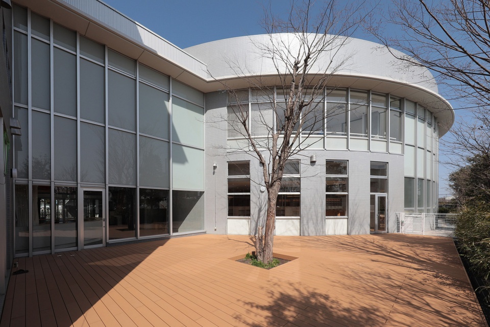 ebina city arima library kadozawabashi community center by mikami architects