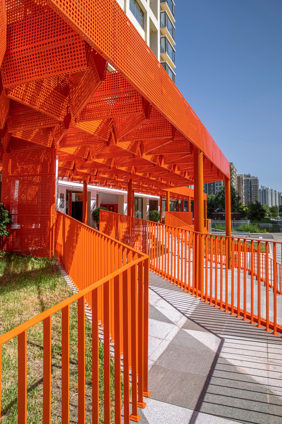 home office tower by peoples architecture office