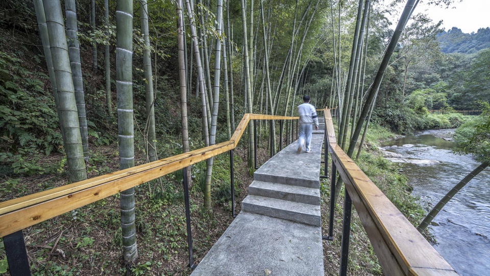 upgrading and renovation of public waterfront space in niujiaochong village huoshan county anhui province by fu yingbin