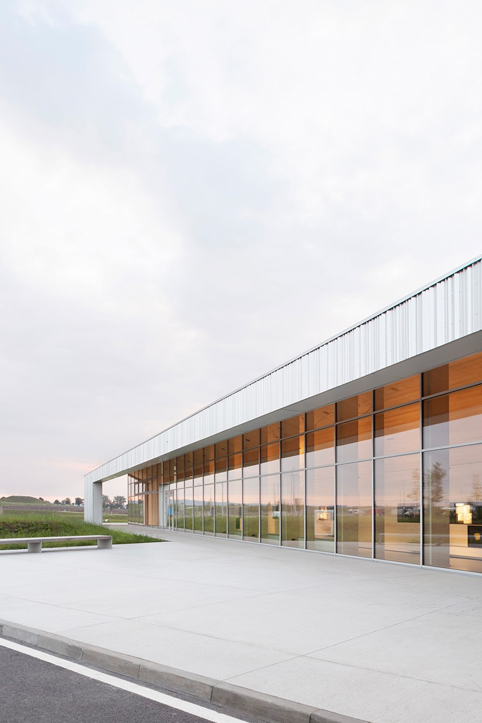 leubinger furstenhugel service station by mono architekten