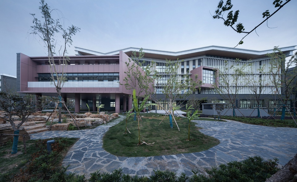 yuhua campus of nanjing zhonghua high school by southeast university architectural design and research institute