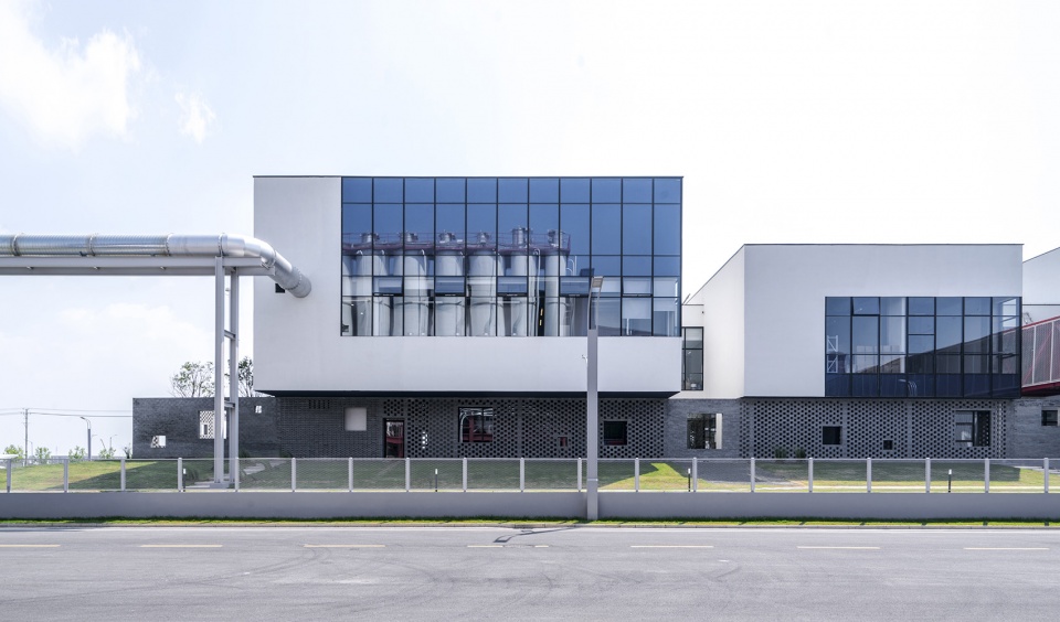 Carpoly Industrial Complex China by Interval Architects