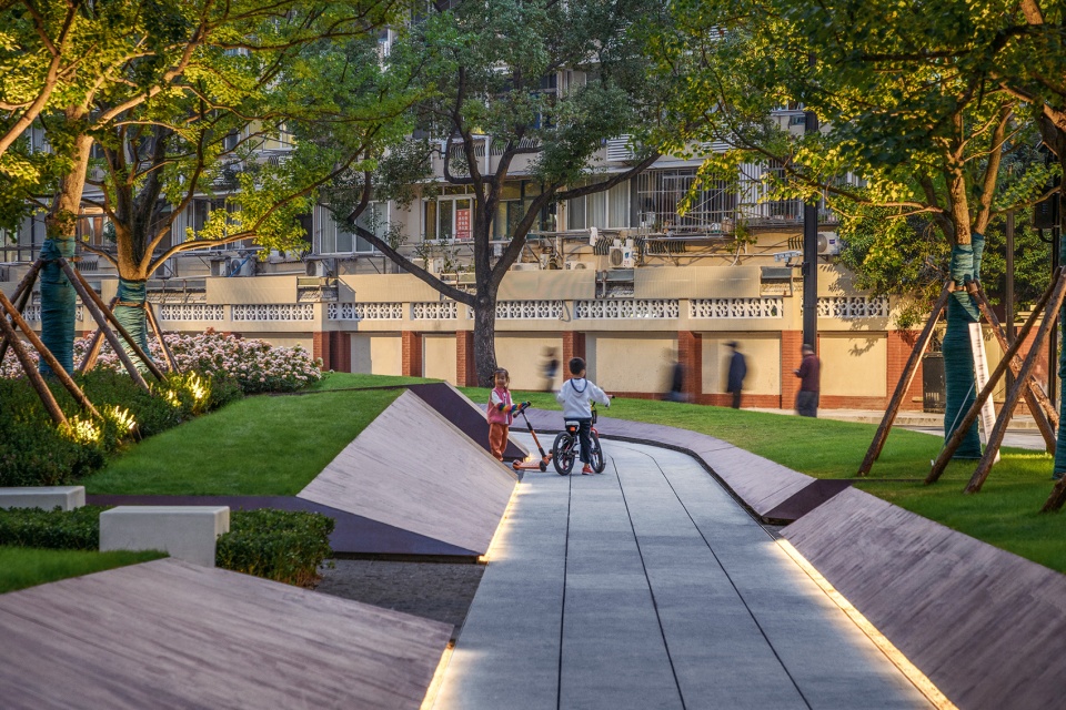 leshan pocket park shanghai by viascape design.