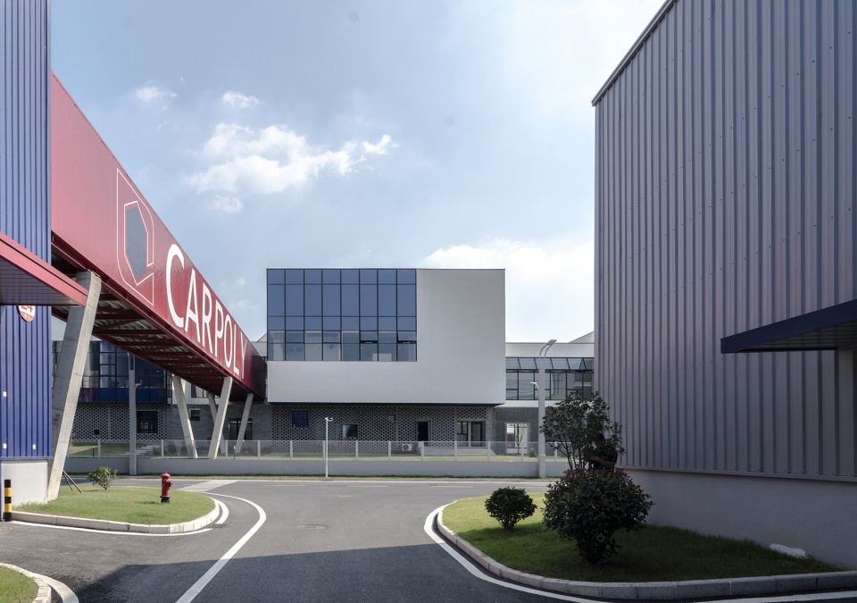 Carpoly Industrial Complex China by Interval Architects