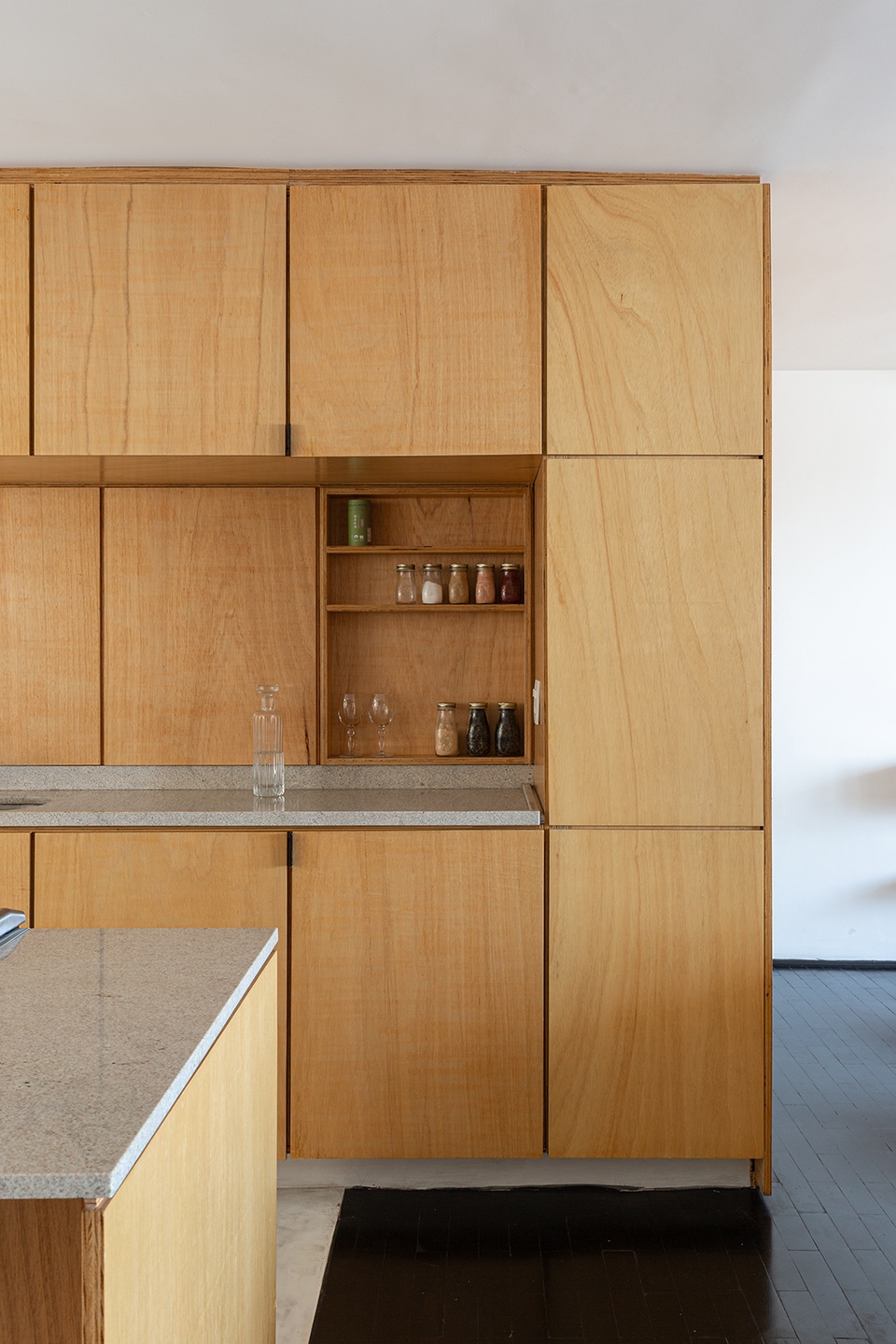 Um apartamento na Mooca by Firma Arquitetura Bruno Kim Arquitetura