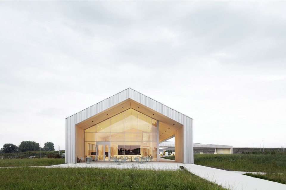 leubinger furstenhugel service station by mono architekten