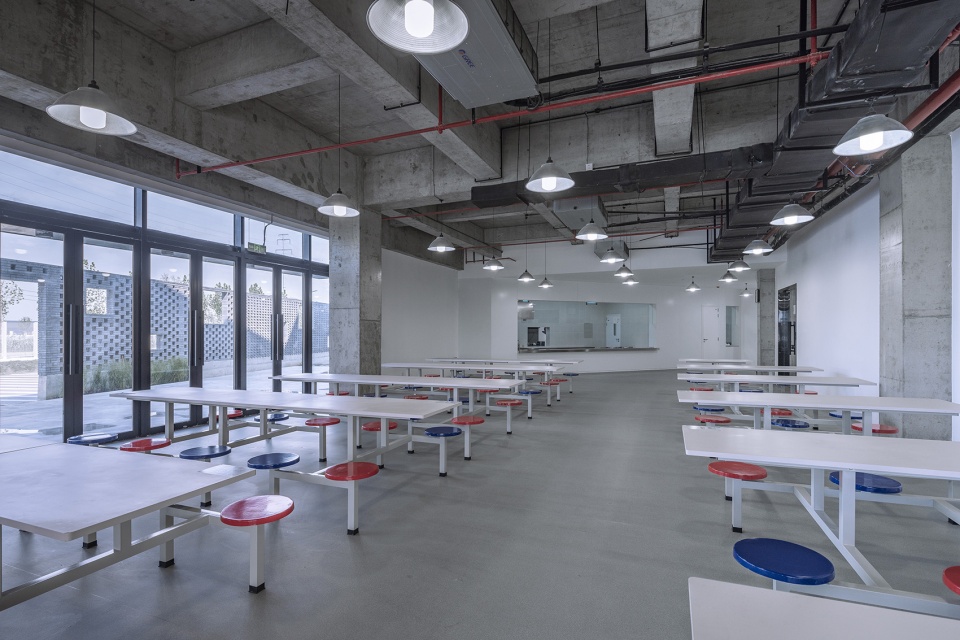 Carpoly Industrial Complex China by Interval Architects