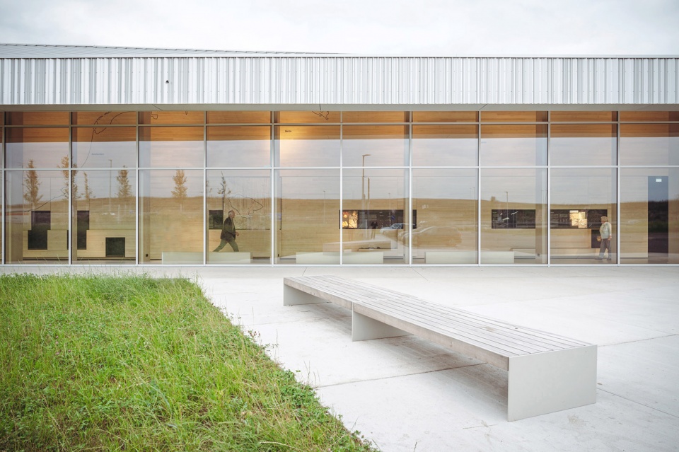 leubinger furstenhugel service station by mono architekten