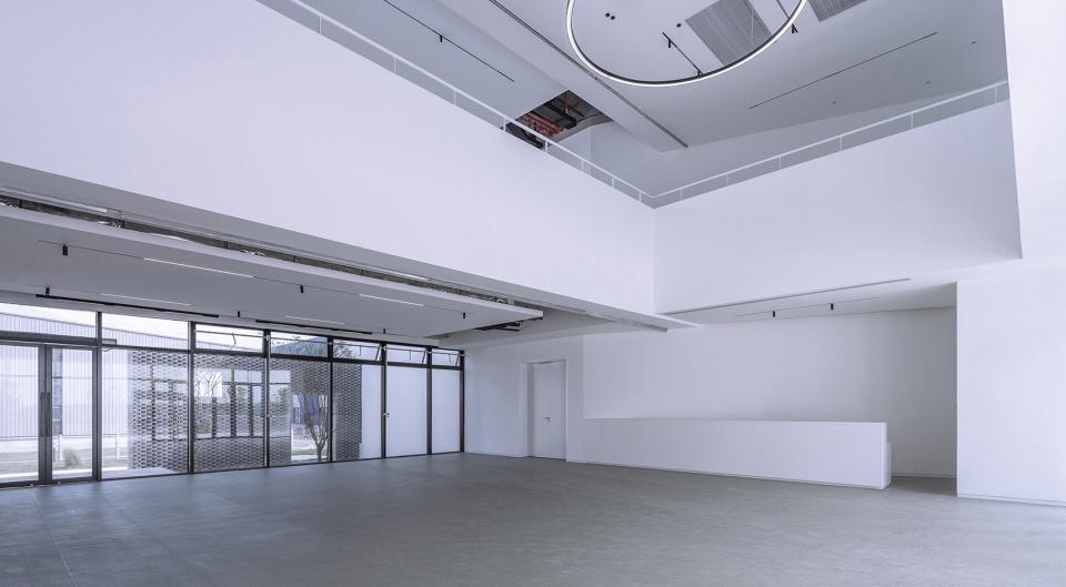 Carpoly Industrial Complex China by Interval Architects