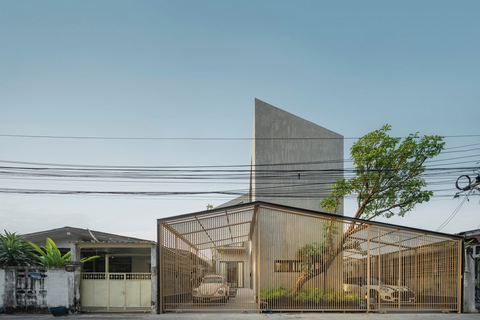 Reflection house by AUN Design Studio