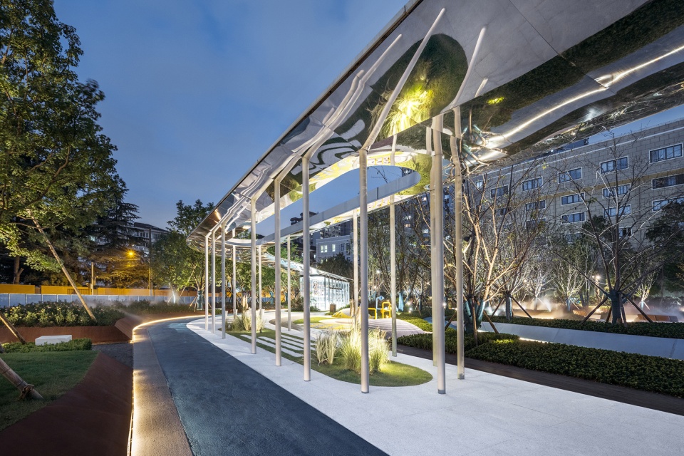 leshan pocket park shanghai by viascape design.