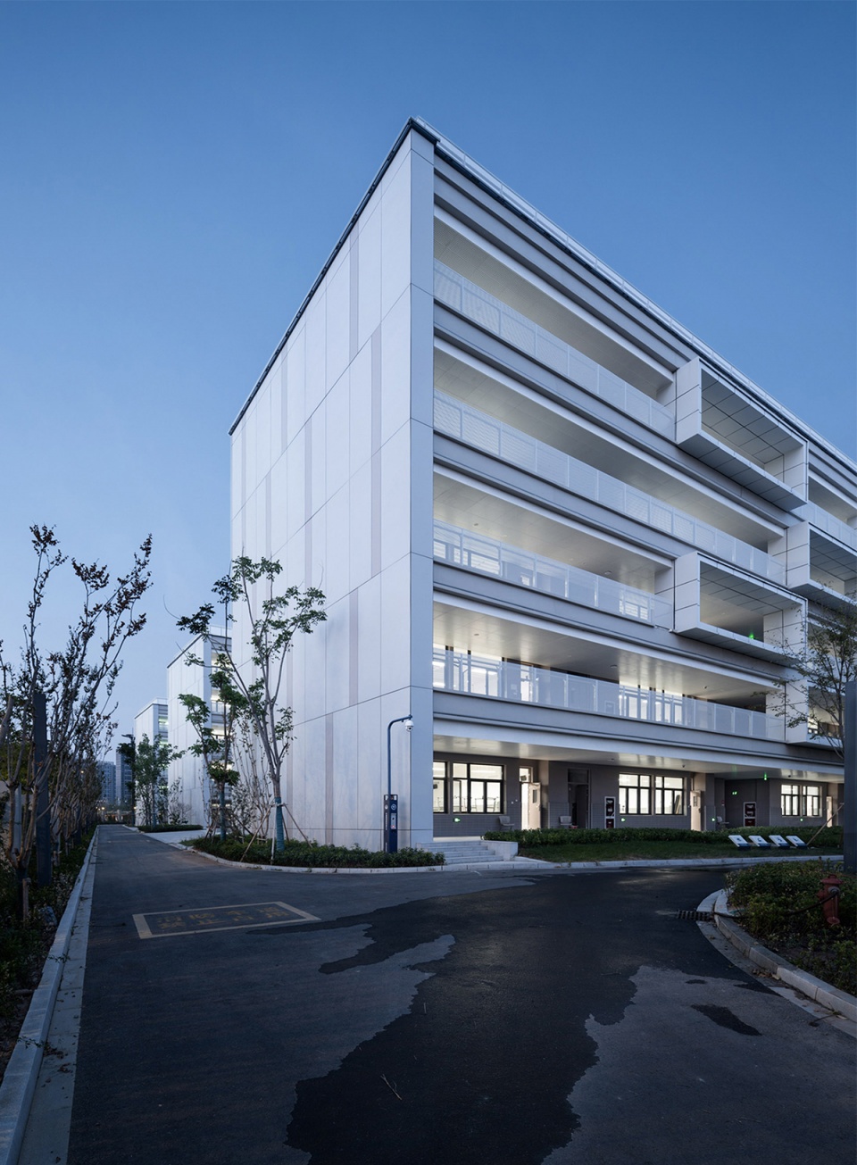 yuhua campus of nanjing zhonghua high school by southeast university architectural design and research institute