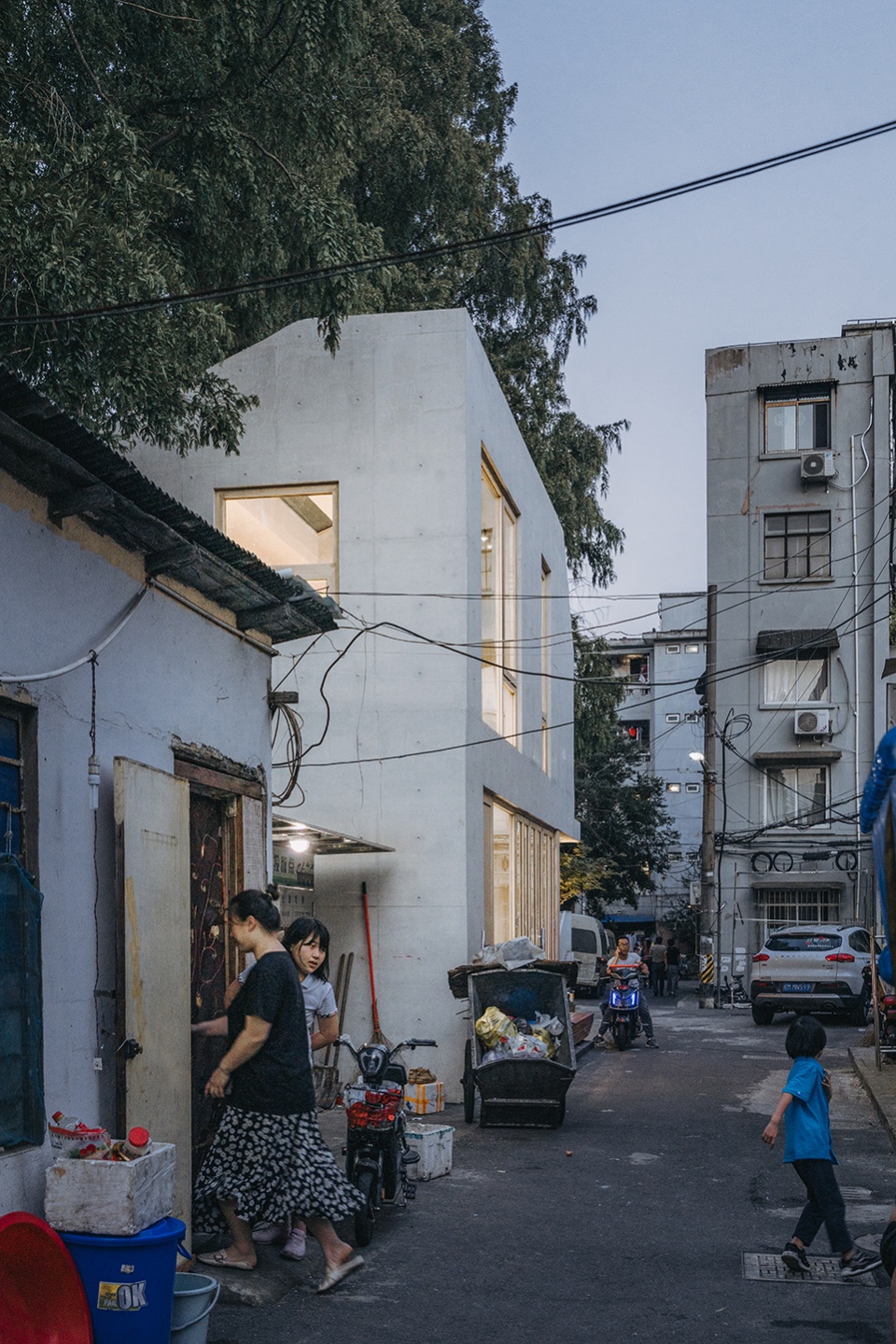 the pavilion a community house nearby huangpu river by viascape design