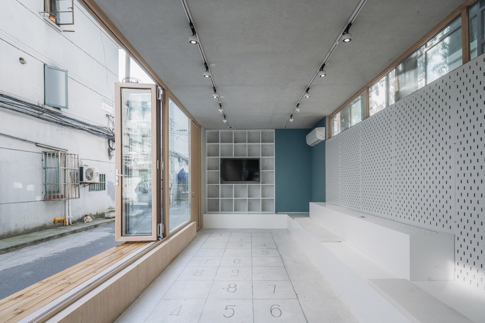 the pavilion a community house nearby huangpu river by viascape design