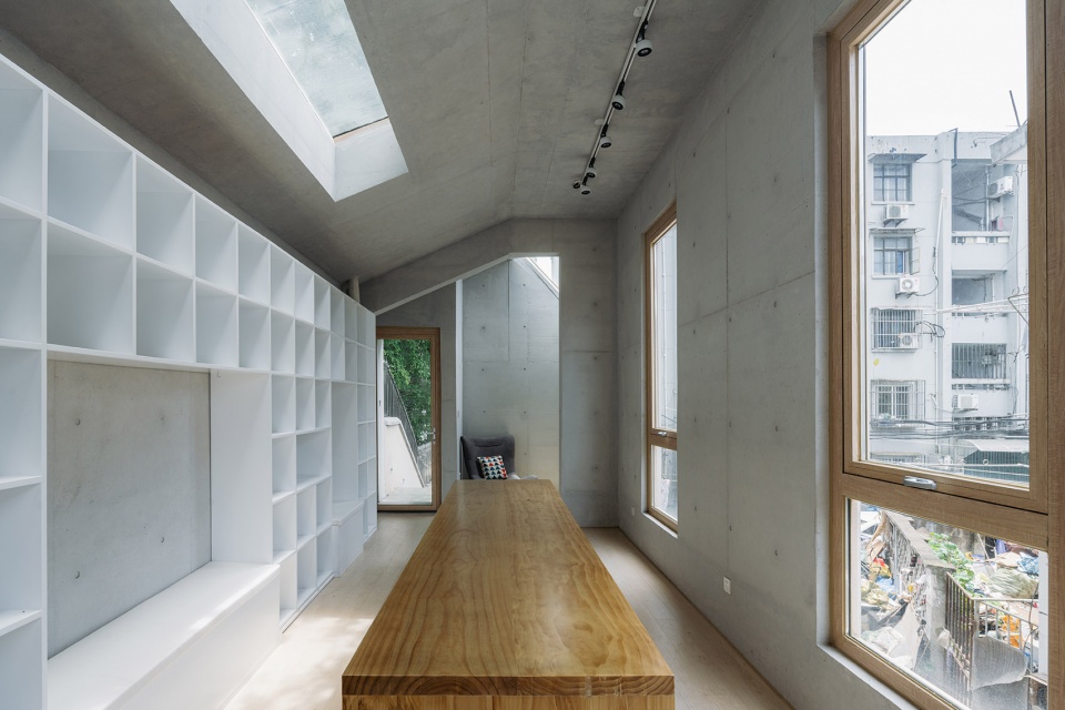 the pavilion a community house nearby huangpu river by viascape design