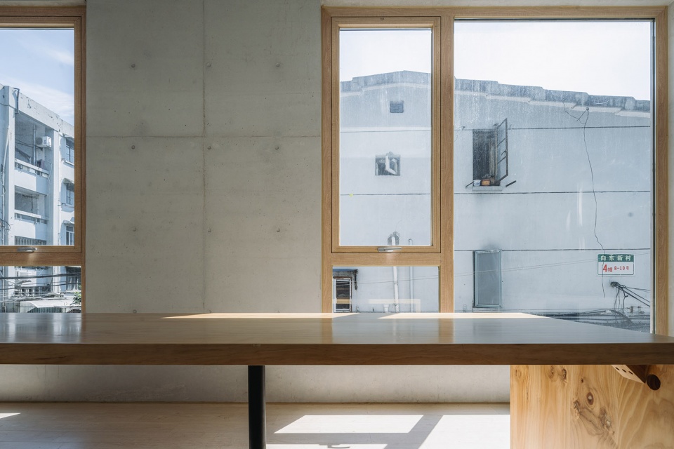 the pavilion a community house nearby huangpu river by viascape design