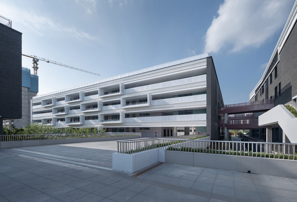 yuhua campus of nanjing zhonghua high school by southeast university architectural design and research institute