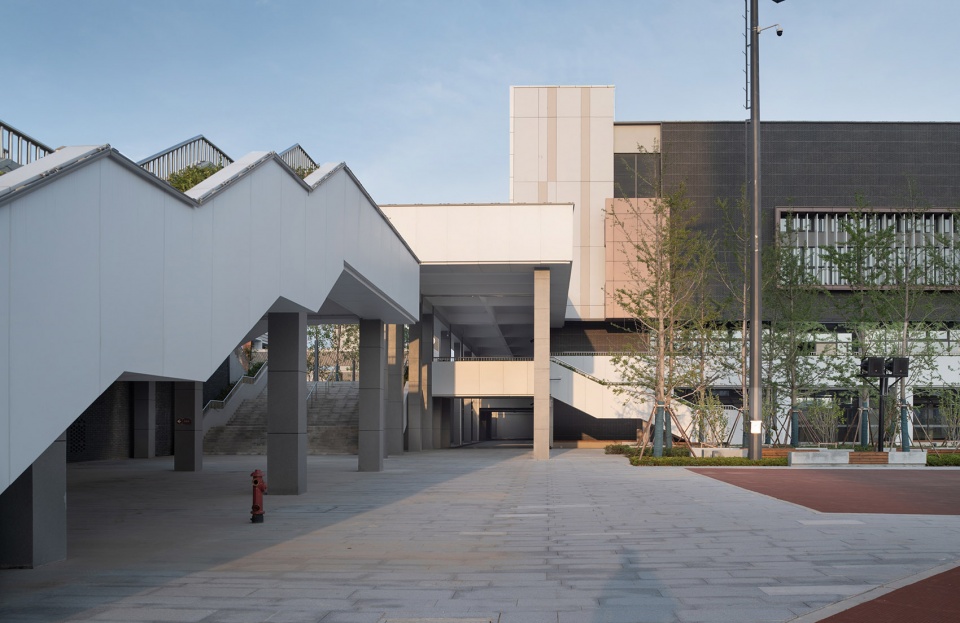 yuhua campus of nanjing zhonghua high school by southeast university architectural design and research institute