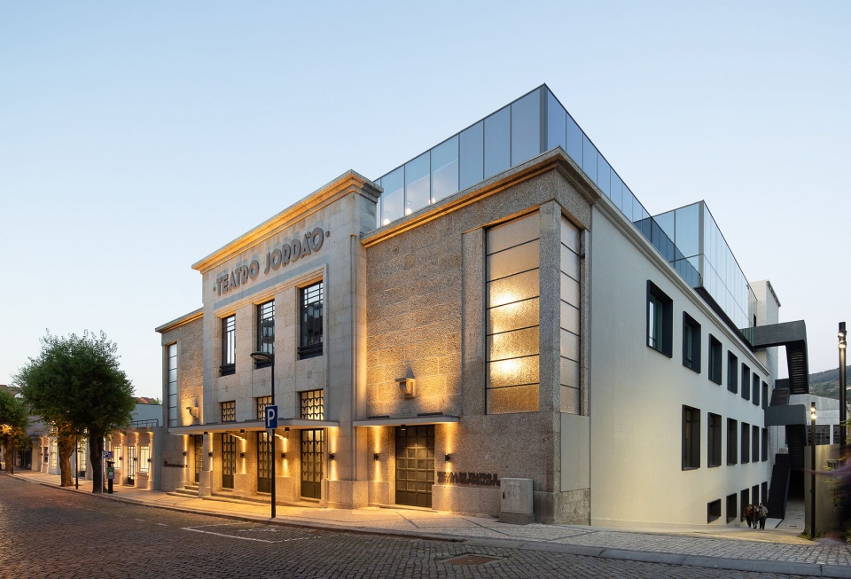 Rehabilitation of the old Jordao Theater and Garage Avenida by Pitagoras Group